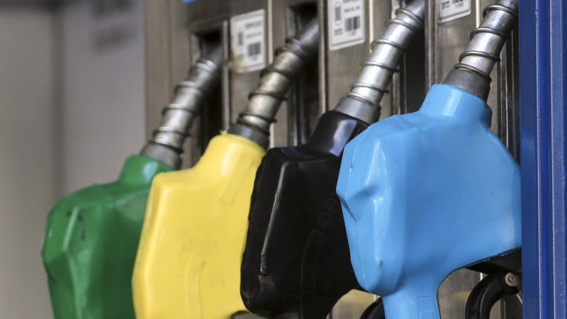 zzzznacp2NOTICIAS ARGENTINAS BAIRES, NOVIEMBRE 3: ARCHIVO-La Federación de Expendedores de Combustibles y Afines del Centro de la República aseguró hoy que la nafta «debería aumentar un 9 por ciento más» al argumentar que todavía hay un atraso en el pr